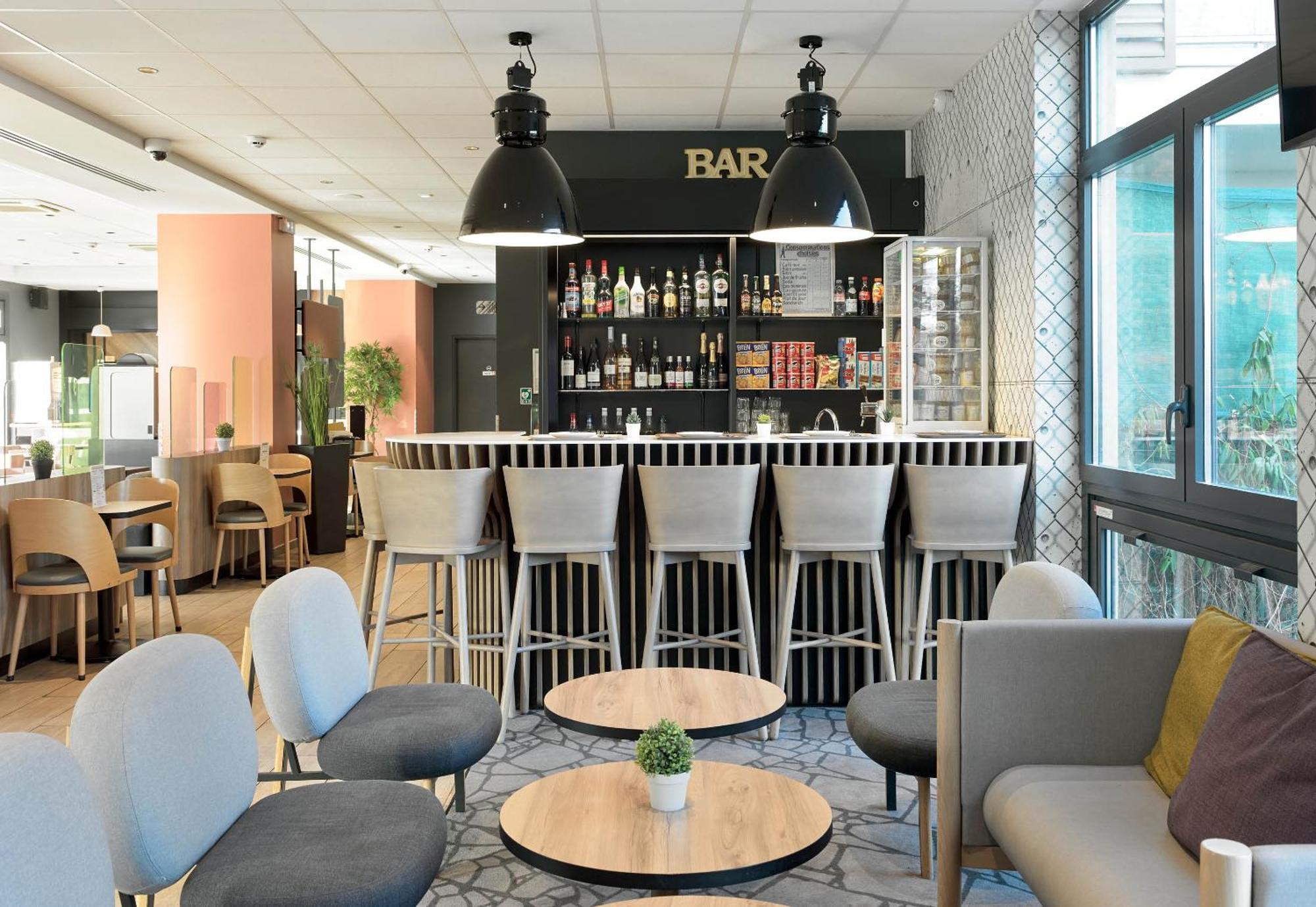 B&B Hotel Paris Meudon Velizy Exterior photo