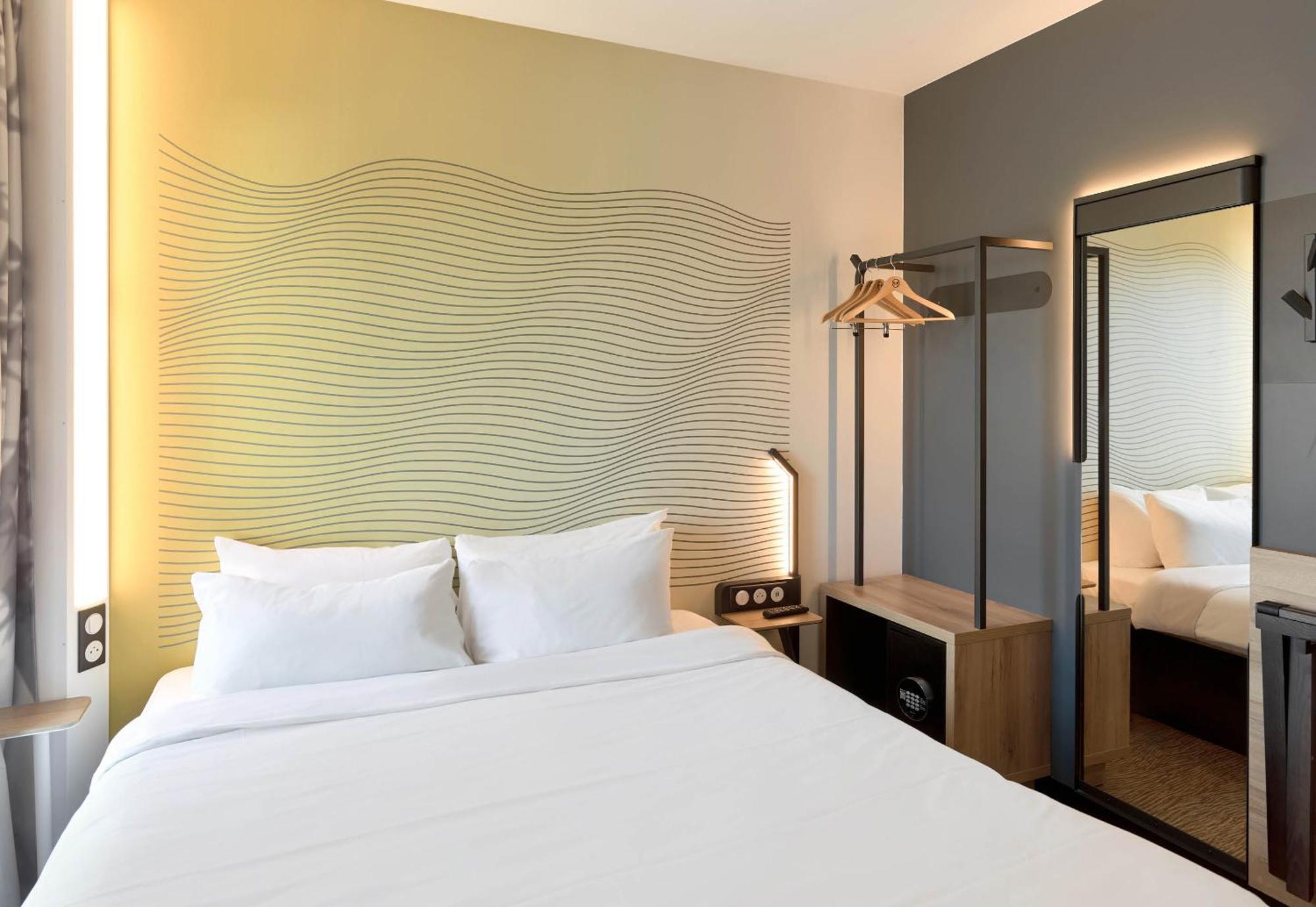 B&B Hotel Paris Meudon Velizy Exterior photo